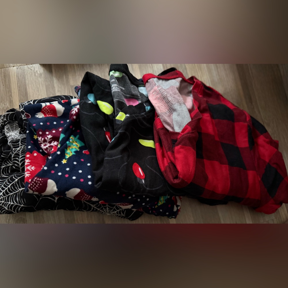 Set of 3/holiday long sleeve no boundaries shirts